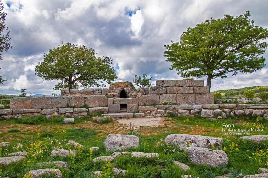 13: Tombe di giganti di Madau - Fonni