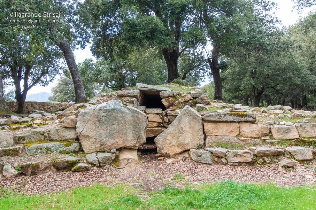 15a: Tempio e tomba di giganti di Carcaredda e tomba di giganti di Porcu Abba – Villagrande Strisaili