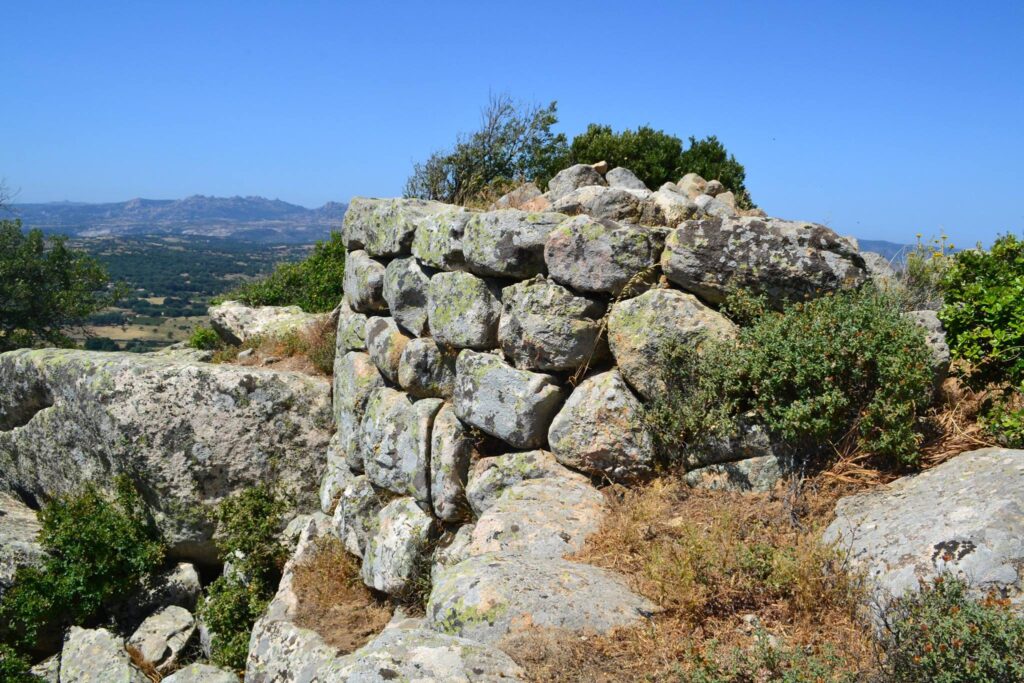 Peter Paul Mackey und der Nuraghe Monte di Deu