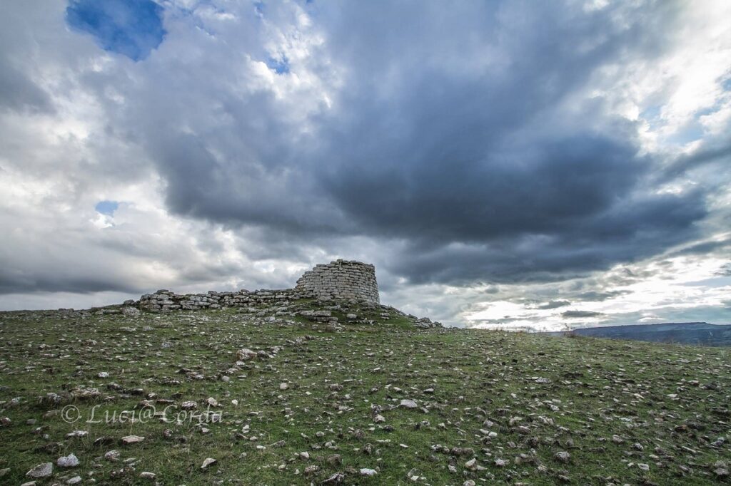 Nuragus的Santu Millanu nuraghe。