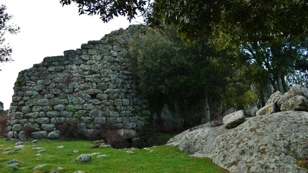 Der Nuraghe Loelle in Buddusò