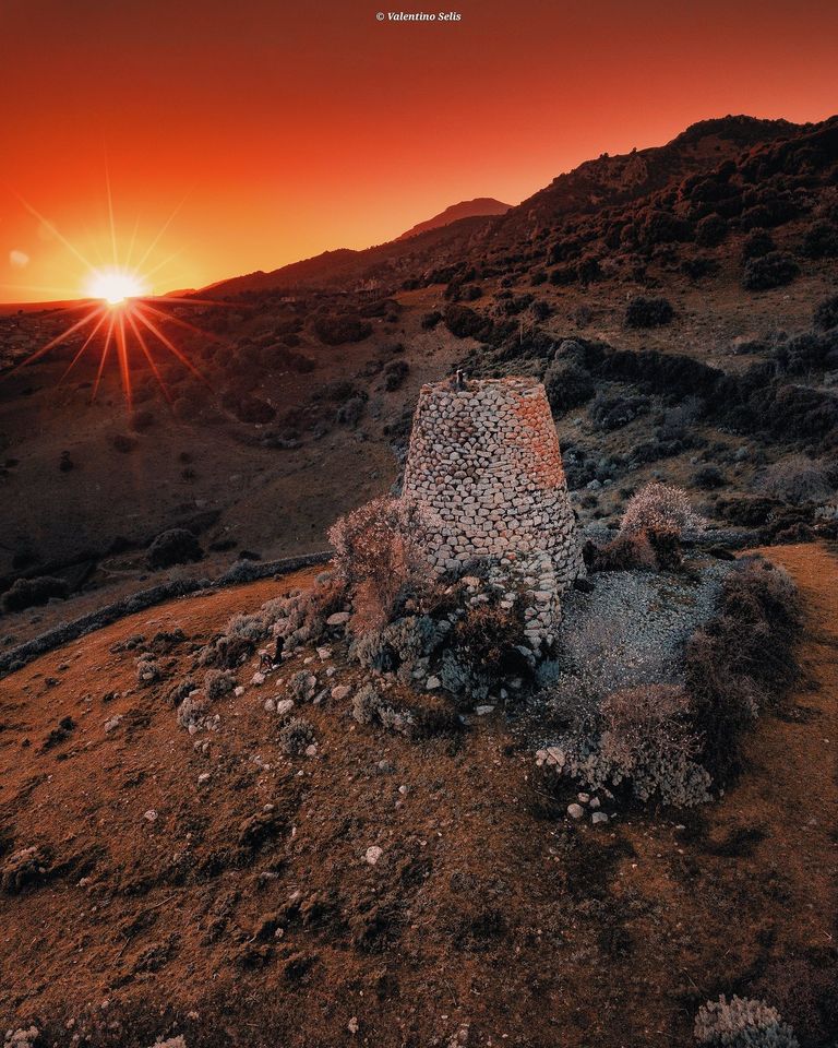 Il nuraghe Orolio o Madrone di Silanus