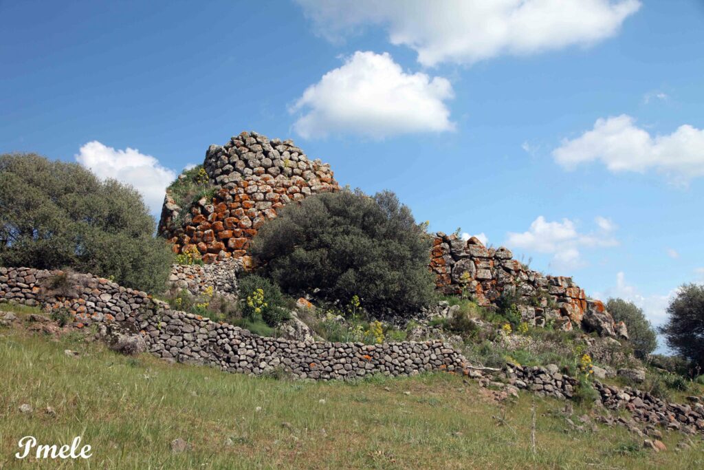 Il nuraghe Tolinu a Noragugume