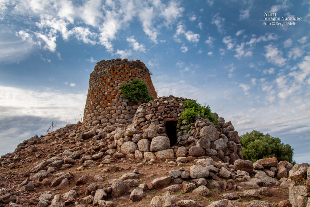 Il nuraghe Nuraddeo a Suni